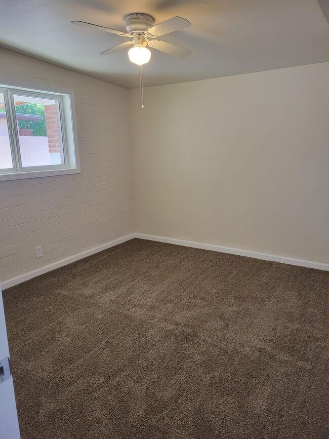 Building Photo - 3 bedroom/2 Bath with added Studio