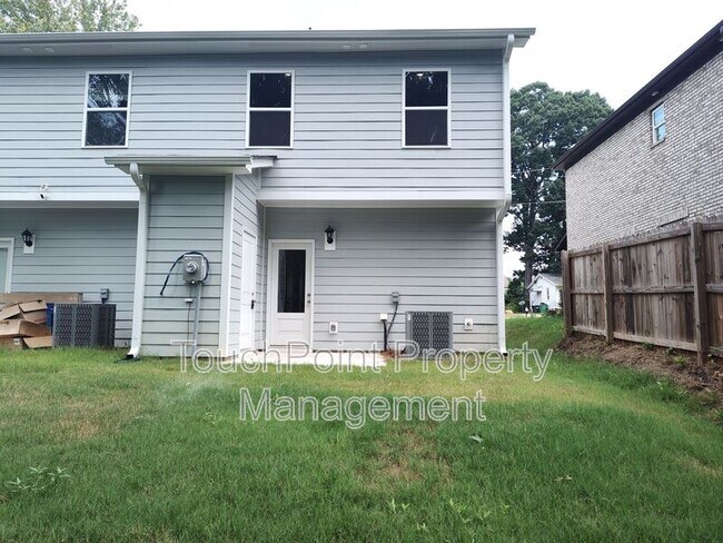 Building Photo - 811 Justice Ave