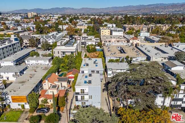 Building Photo - 10801 Kling St