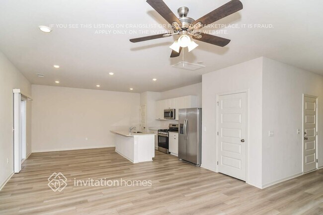 Building Photo - 5088 Mifford Dr