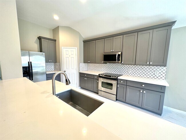 Building Photo - 20902 Avery Cove Ln