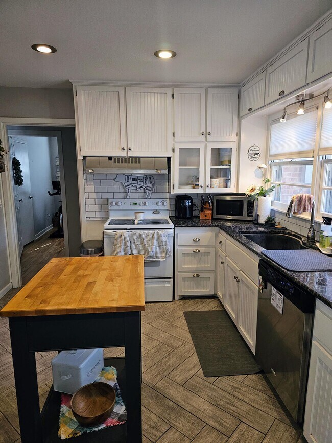 Building Photo - 3509 38th St