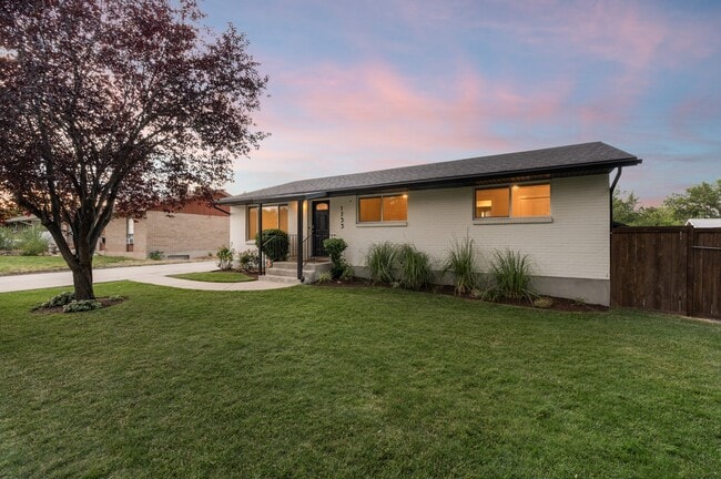 Building Photo - 1733 7200 S
