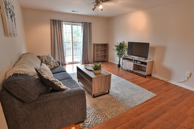 Building Photo - 2109 Cedar Run Dr
