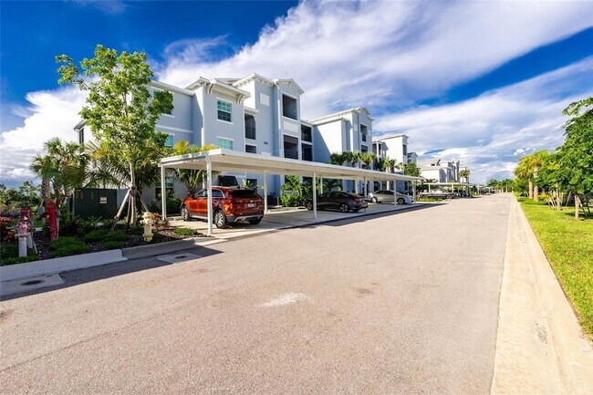 Building Photo - 14141 Heritage Landing Blvd