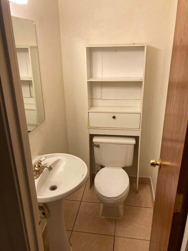 Building Photo - 975 Murrieta Blvd