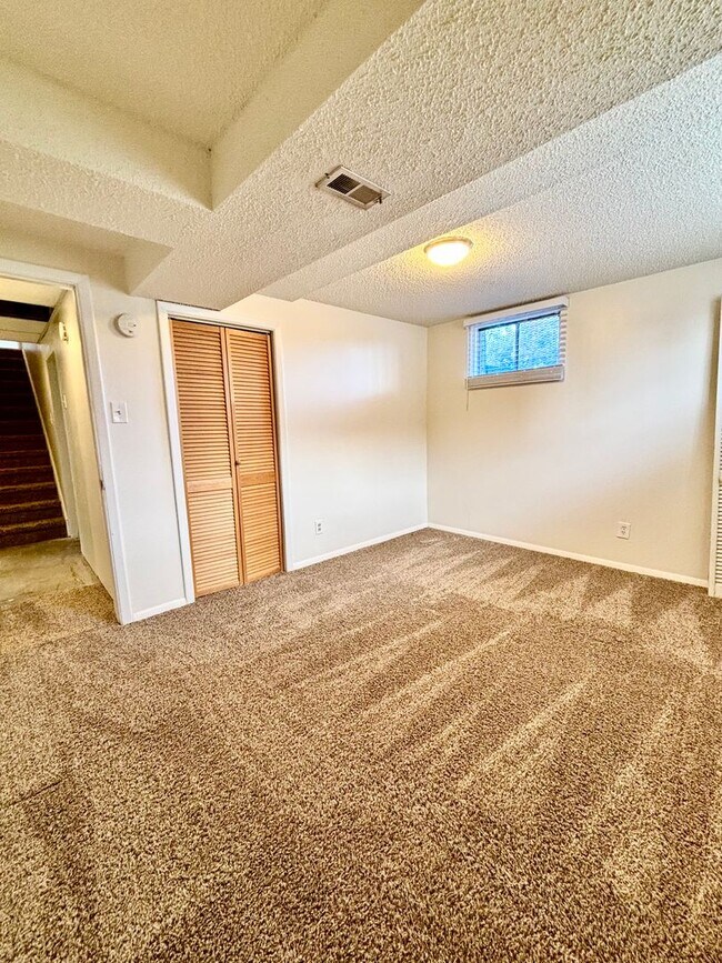 Building Photo - Expansive 5-Bedroom Home with Modern Comfort & Flexible Living Space! Available Now!!