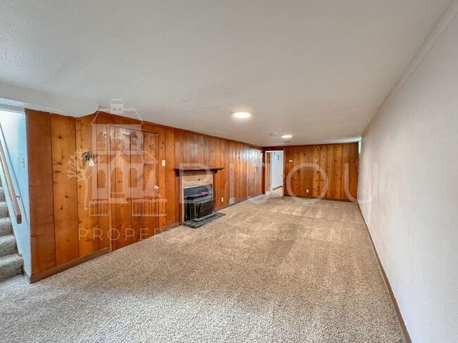 Building Photo - 618 Prospect Lake Dr