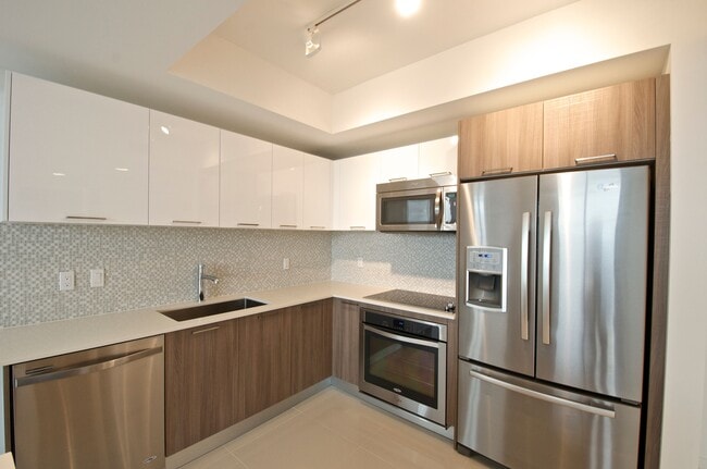 Building Photo - 5300 Paseo Blvd