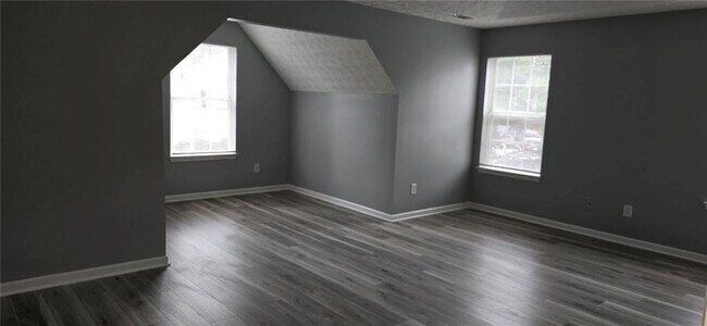 Building Photo - 455 Hulan Way