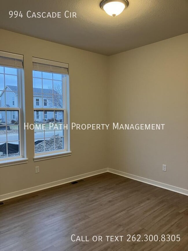 Building Photo - 994 Cascade Cir