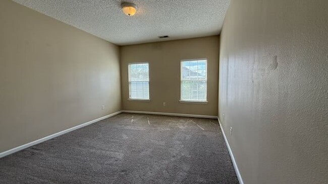 Building Photo - 3 bedroom - 2 bathroom - Stonelake Townhom...