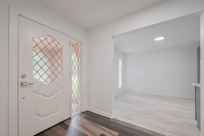 Building Photo - 5303 Lookout Mountain Dr