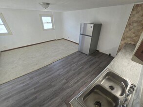 Building Photo - Charming 2BR Duplex in Waterford