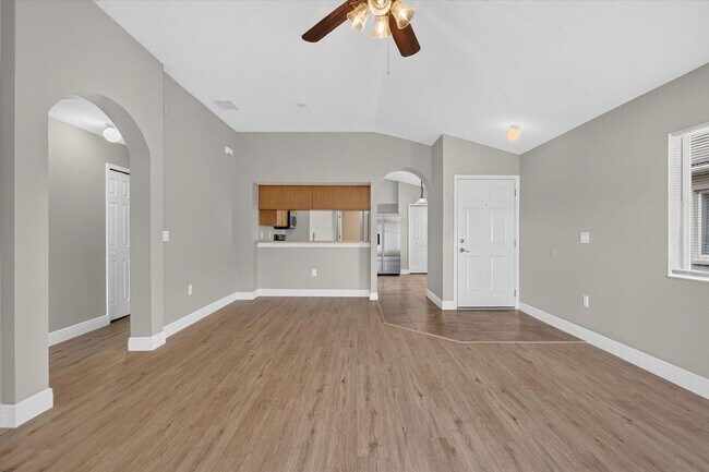 Building Photo - 557 Lindsay Anne Ct