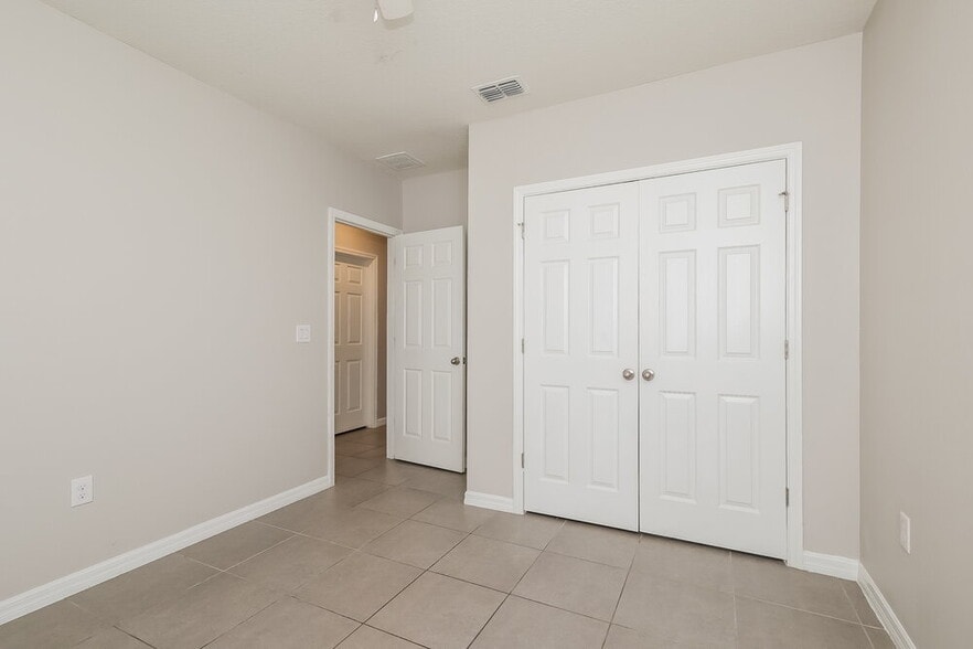 Building Photo - 1236 Amazon Dr