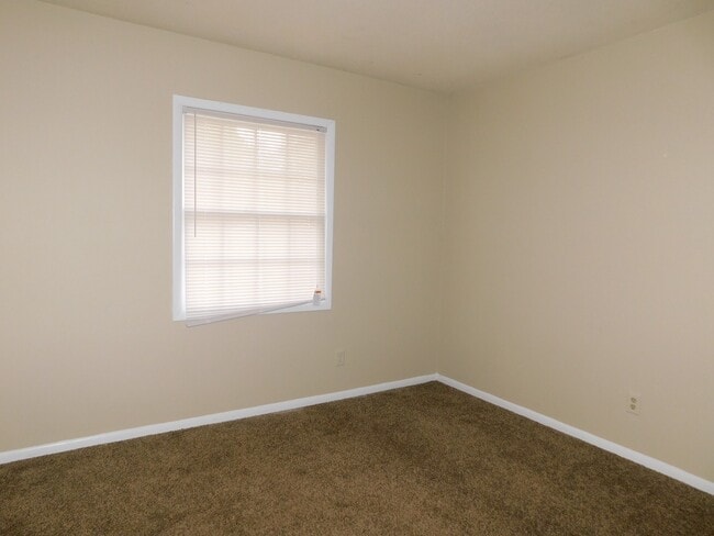 Building Photo - 3 Bedroom Home in Valdosta