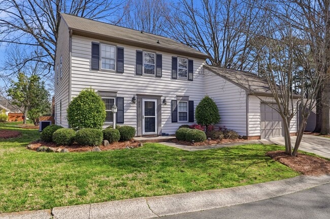 Building Photo - Don’t Miss This Beautiful 3BR Stone Orchard Home with Warm Wood Floors & Fireplace!
