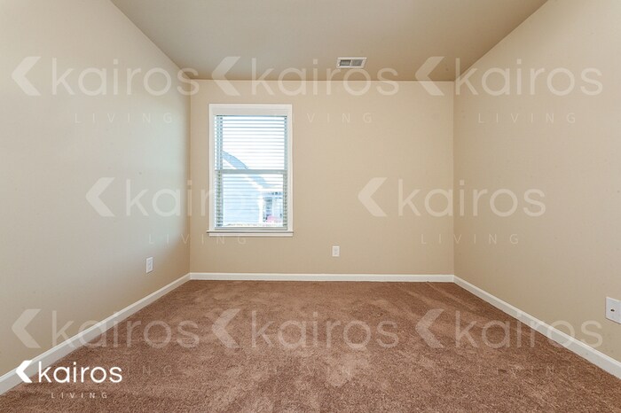 Building Photo - 25 Heard Ln