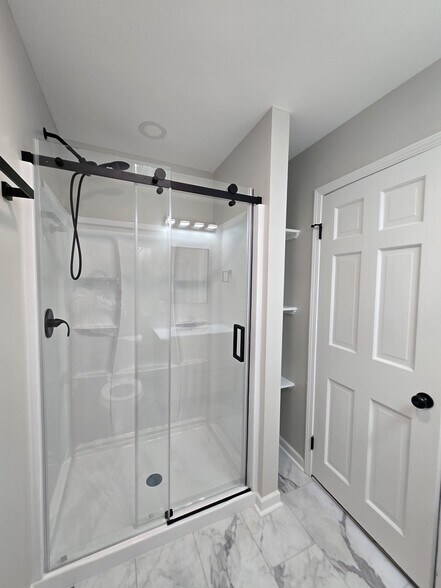 Building Photo - 10000 OH-736