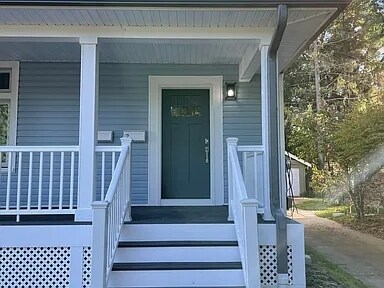 Building Photo - 5651 Bramble Ave