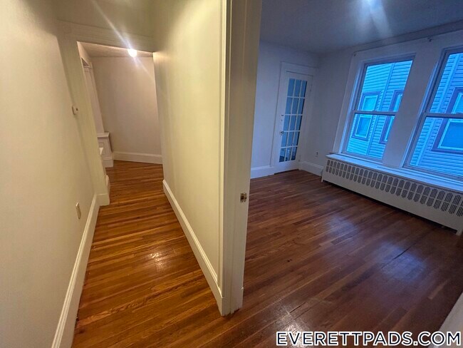 Building Photo - 42 Mansfield St