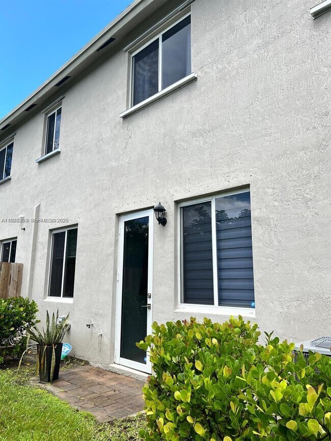 Building Photo - 20881 NW 9th Path