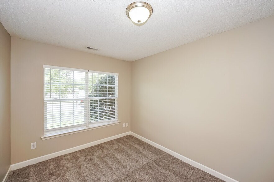 Building Photo - 5020 Wheat Dr SW