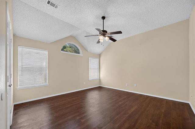 Building Photo - 3960 Bexhill Dr