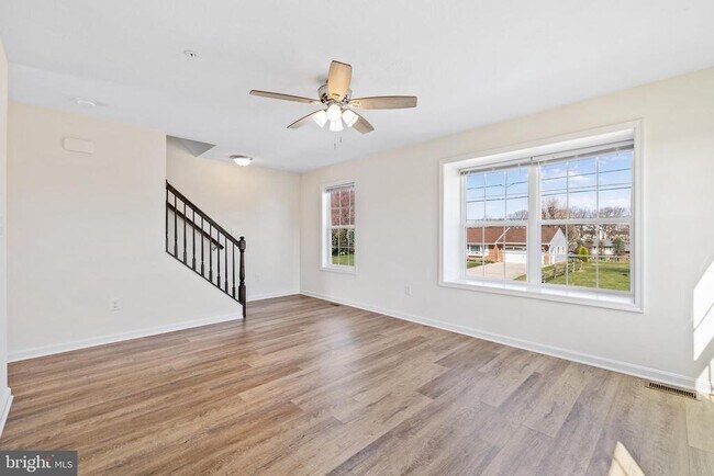 Building Photo - 118 H St