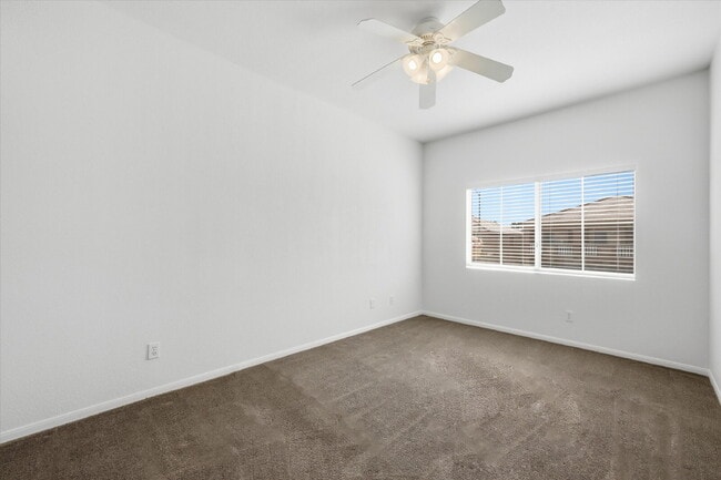 Building Photo - Exquisite 5-bed, 3-bath home w/ spacious 3-car garage offers luxurious living & effortless entert...