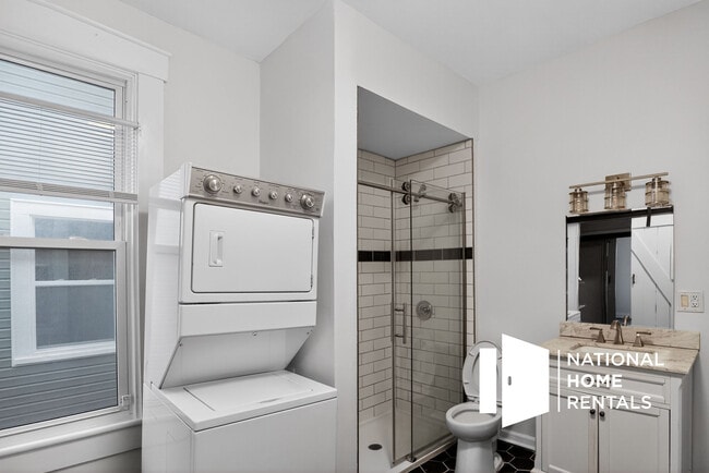 Building Photo - 1418 Olive St