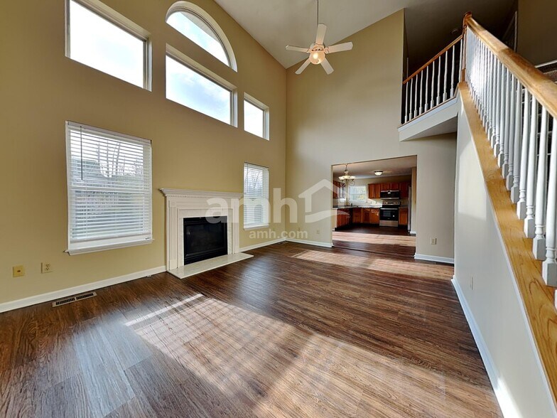 Building Photo - 5671 Longbow Dr