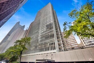 Building Photo - 200 E Delaware Pl