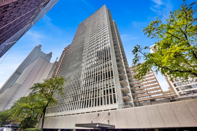 Primary Photo - 200 E Delaware Pl