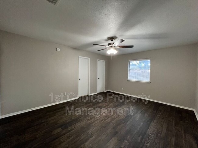 Building Photo - 709 Fair Meadows Dr