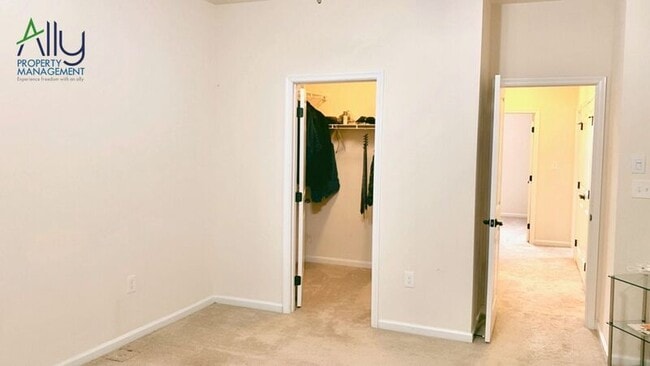Building Photo - 2044 BethPage Ct