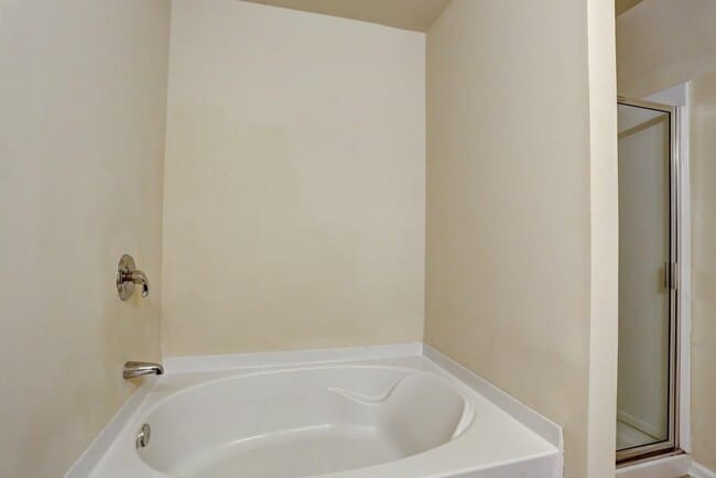 Building Photo - 5624 Moresby Ct