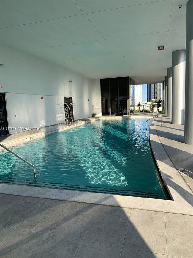 Building Photo - 1600 NE 1st Ave