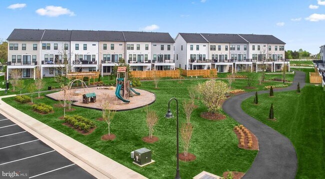 Building Photo - 43298 Farringdon Sq