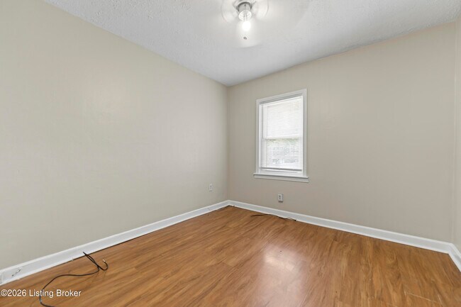 Building Photo - 725 S 16th St