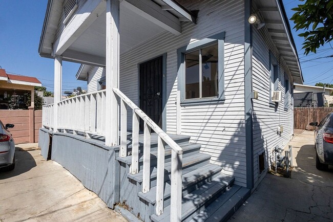 Building Photo - Charming 2BR Back House Near Downtown LA & Dodger Stadium