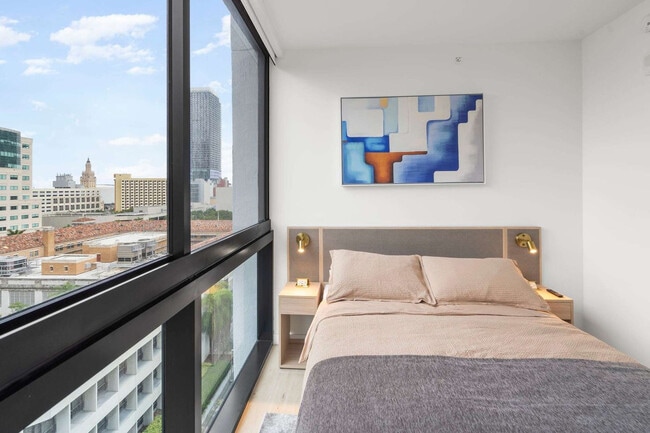 Building Photo - 225 N Miami Ave