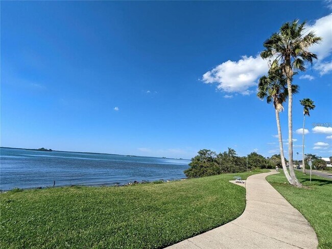 Building Photo - 1922 Springtime Ave