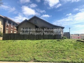 Building Photo - 56 N Willett St