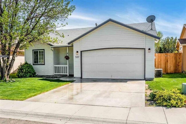Primary Photo - Cute Kuna home in the Farmhouse subdivision