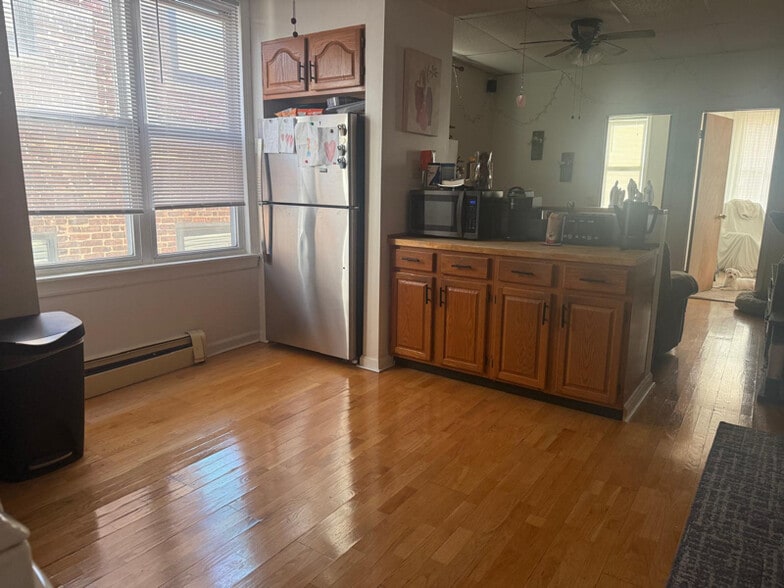 Building Photo - 75-34 67th Dr