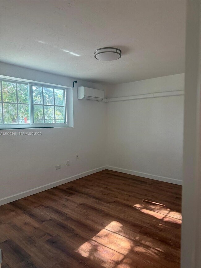 Building Photo - 160 NE 55th St