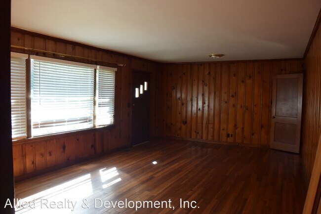 Building Photo - 3 br, 2 bath House - 1602 23rd Avenue East