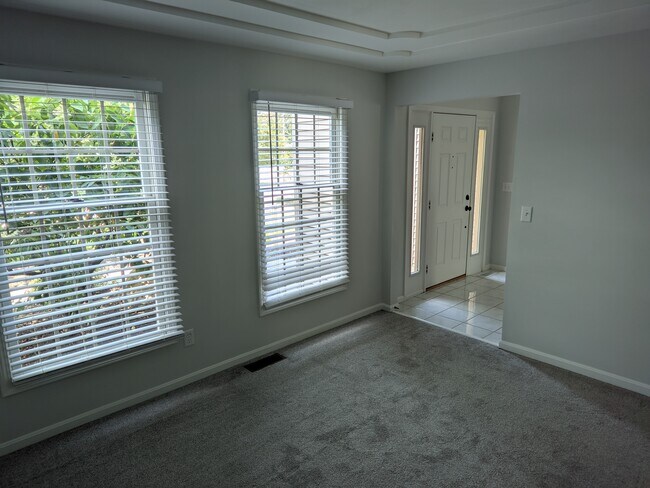 Building Photo - 34521 Springvale Cir